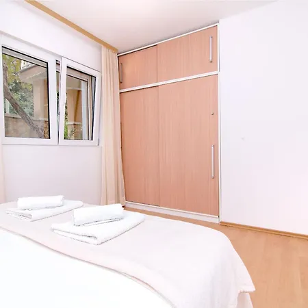 The View شقة تروغير